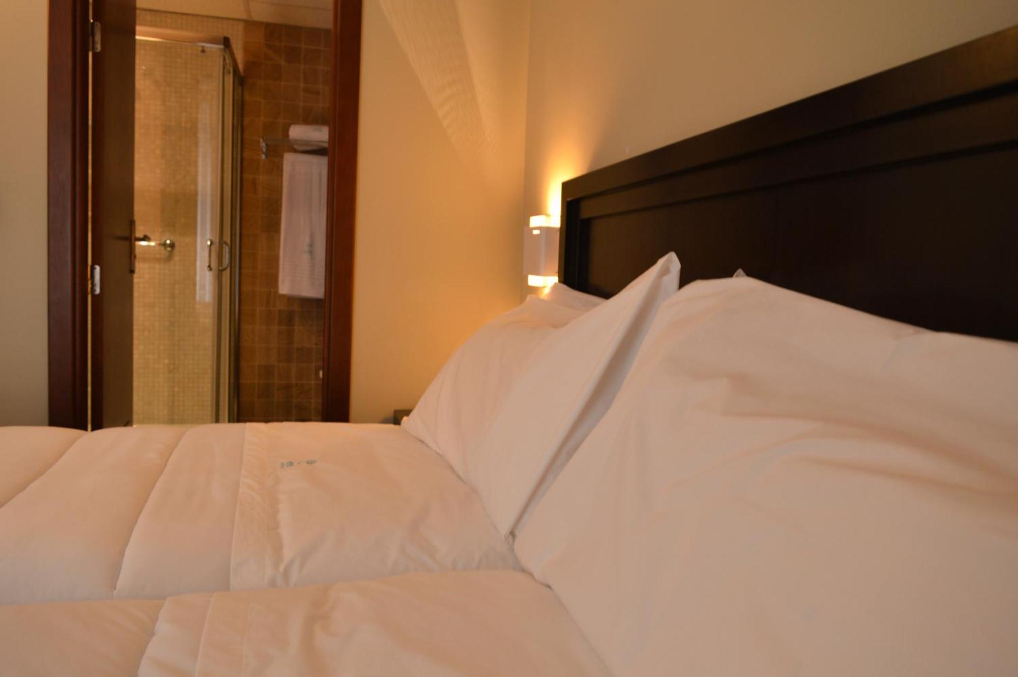 Hotel Baeza Monumental By Eme Hoteles Exterior photo